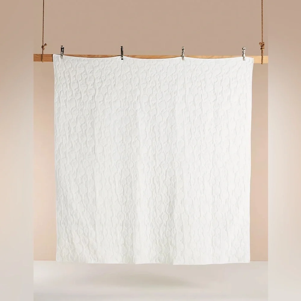 Anthropologie Amelia Quilt Size King Ivory